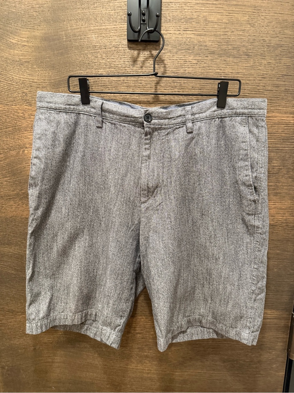 Banana Republic Men's Light Heather Gray Flat-Front Shorts